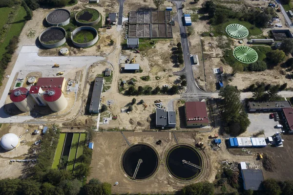 Wasseraufbereitungsanlage im Bau von oben — Stockfoto