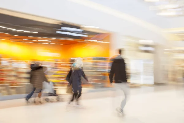 Gente de negocios caminando — Foto de Stock