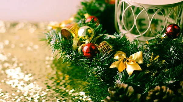 Árbol Navidad Decoraciones Sobre Fondo Madera Lugar Para Espacio Copia — Foto de Stock