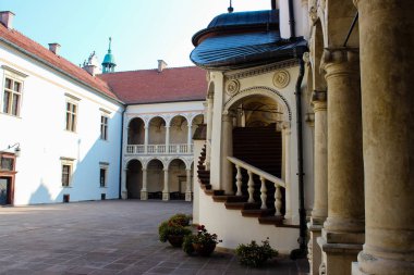 Baranow Sandomierski, Polonya - 08 Ekim 2013: Baranow Sandomierski, Polonya, sarayda dış kez küçük Wawel denilen.