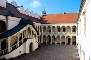 Baranow Sandomierski, Polonya - 08 Ekim 2013: Baranow Sandomierski, Polonya, sarayda dış kez küçük Wawel denilen.
