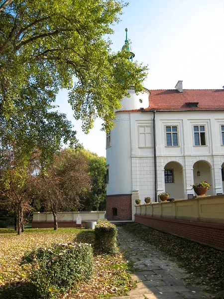 Baranow Sandomierski, Polonya - 08 Ekim 2013: Baranow Sandomierski, Polonya, sarayda dış kez küçük Wawel denilen.