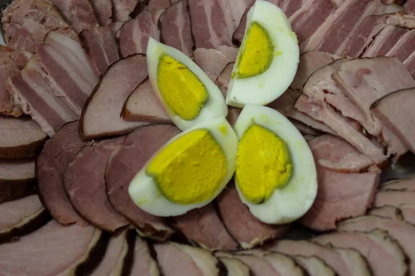Slices Ham Boiled Egg Cut Four Parts Selective Focus — Stock Photo, Image