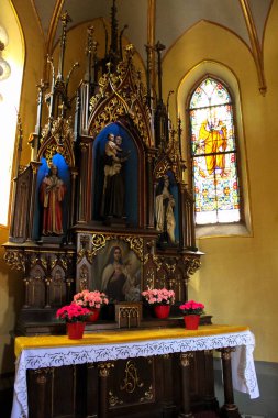 Tarnow, Polonya - 01 Nisan 2014: Kutsal Aile Gotik Katolik Kilisesi'nin iç