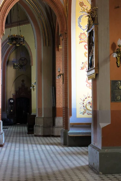 Tarnow Polonia Mayo 2014 Interior Iglesia Gótica Católica Sagrada Familia —  Fotos de Stock