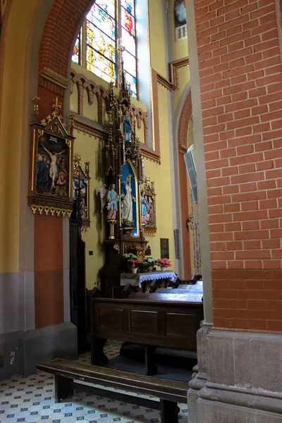 波兰塔诺 2014年5月1日 神圣家庭哥特式天主教会内部 — 图库照片