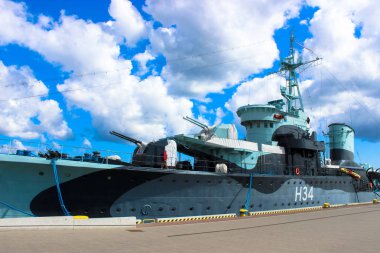 Gdynia, Polonya - 4 Mayıs 2014: Polonya savaş gemisi müze savaş gemisi destroyeri 