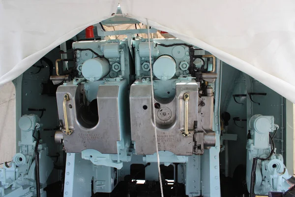 格迪尼亚 2014年5月4日 波兰军舰博物馆战舰驱逐舰 布莱斯卡维卡 号发动机室 这艘船参加了第二次世界大战的活动 — 图库照片