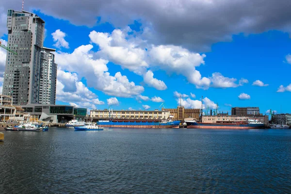 波兰格丁尼亚 2014年5月4日 从海港的码头看风景 — 图库照片