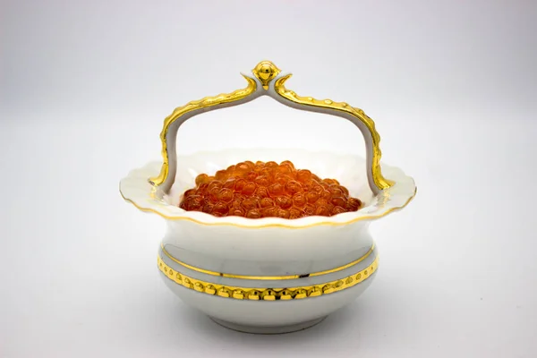Lyxiga röd kaviar i vasen. Foto matkoncept. — Stockfoto