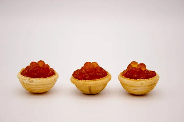 Luxury Red Caviar na tigela. Conceito de foto de alimentos . — Fotografia de Stock