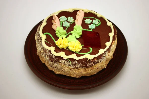 Pyszne, ozdobione kremowym ciastem. Tradycyjne ukraińskie ki — Zdjęcie stockowe