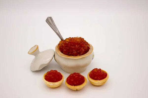 Luxury Red Caviar na tigela. Conceito de foto de alimentos . — Fotografia de Stock