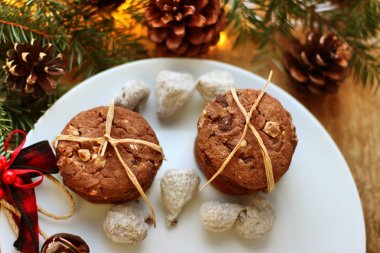 Noel süslemeleri - Noel Baba ve şube için yulaf bisküvi