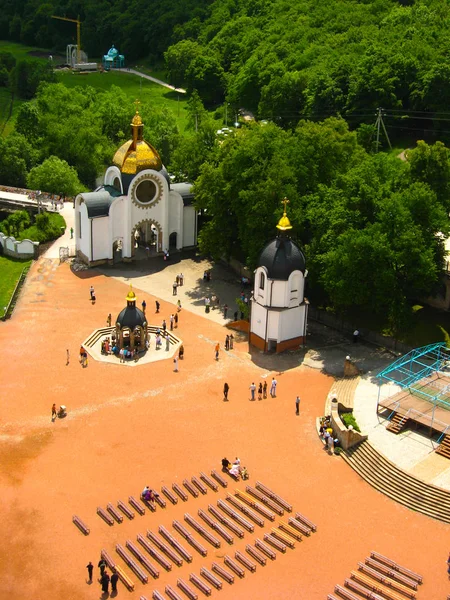 Zarvanytsia (Zarvanytsya), Ucrania - 8 de junio de 2009: Famous sanctu — Foto de Stock