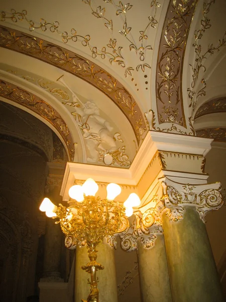 Одесса, Украина - 14 мая 2010 года: Удивительные интерьеры и залы — стоковое фото