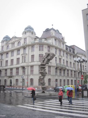 Prag, Çek Cumhuriyeti - 19 Mayıs 2010: Konforlu sokaklar ve meydanlar 