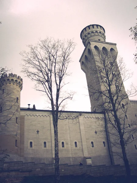 Hohenschwangau, Almanya - 19 Mayıs 2010: Ünlü Neuschwanstei — Stok fotoğraf