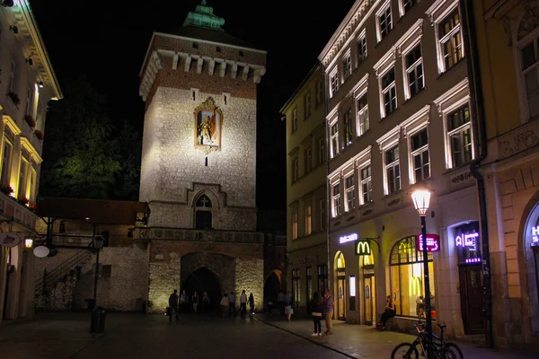 Cracovia Polonia Julio 2016 Vista Puerta San Florián Cracovia Noche — Foto de Stock