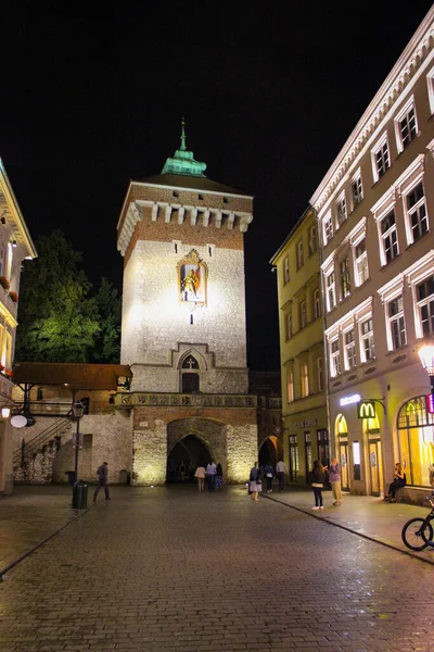 Cracovia Polonia Julio 2016 Vista Puerta San Florián Cracovia Noche — Foto de Stock