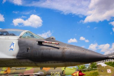 Krakow, Polonya - 5 Temmuz 2016: Krakow 'daki Askeri ve Ticari Uçaklar Müzesinde Uçaklar