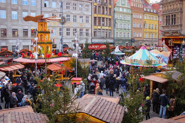 Wroclaw Poland Грудня 2017 People Walk Annual Christmas Market Daytime — стокове фото