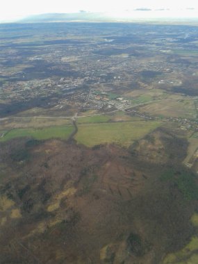Uçuş sırasında uçak penceresinden görüntüle