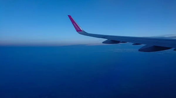 波兰华沙 2018年5月10日 从Wizz Air Company Airplane Window看航班 — 图库照片