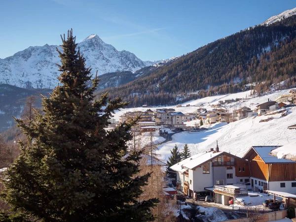 Kasaba Soelden Avusturya Alpleri'nde