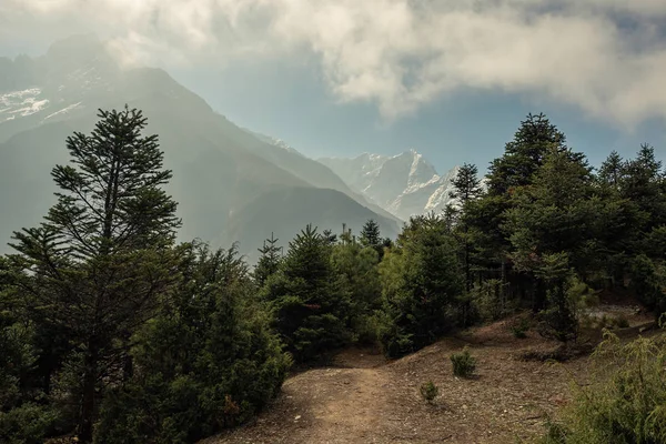 Namche çevresinde Himalayalar
