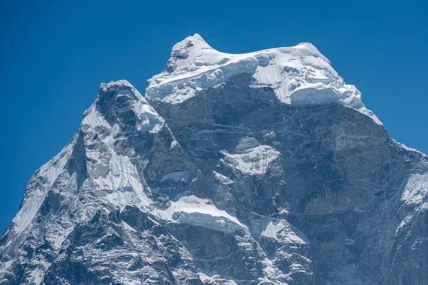 Himalayalar'daki Kangtega Dağı