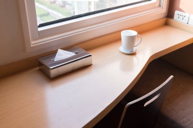 Bulanıklık kahvehane önünde boş tablo / Restoran arka plan, görüntü olabilir yer ürün.