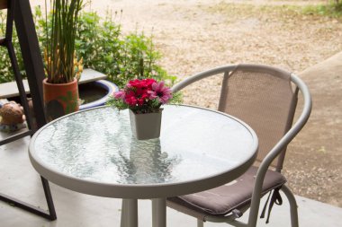 Bulanıklık kahvehane önünde boş tablo / Restoran arka plan, görüntü olabilir yer ürün.