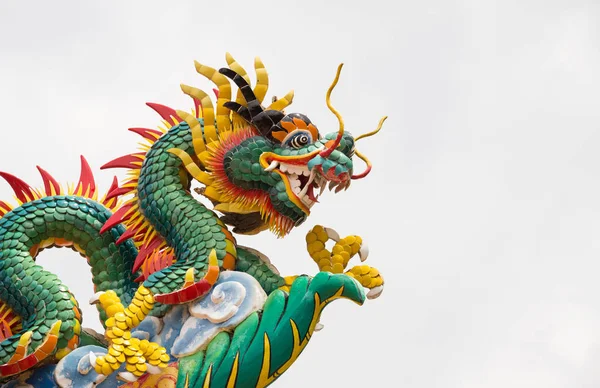 Gyllene Draken Statyn Kinesisk Drake Templet Taket — Stockfoto
