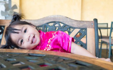 şirin Asyalı kız portresi.