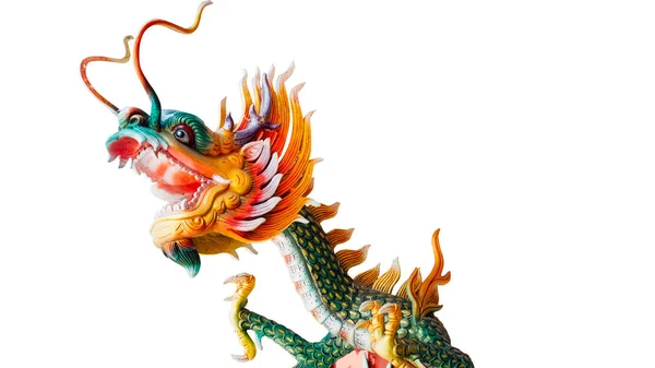 Barevný čínský drak na bílém pozadí. — Stock fotografie