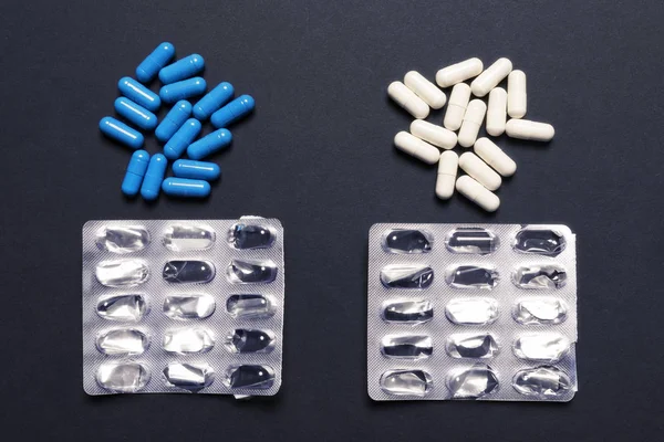 Bunch White Blue Pills Next Empty Pill Box — Stock Photo, Image