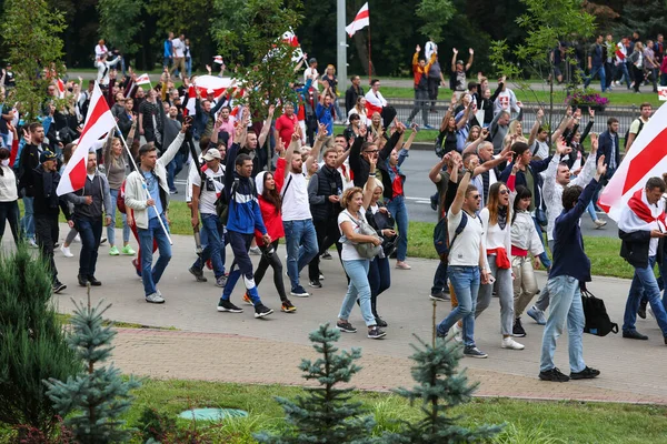 Mińsk Białoruś Sierpnia 2020 Wiele Tysięcy Osób Wzięło Udział Protestach — Zdjęcie stockowe