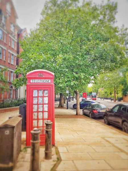 Red London\'s famous Telephone box