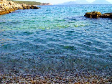 Bir Yunan Adası Lefkada üzerinde küçük gizli plajlar çok.