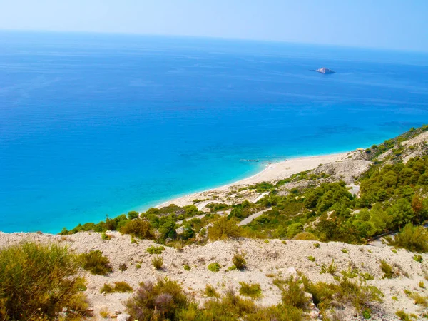 Güzel mavi deniz ve plajlar, Lefkada Yunan Adası.