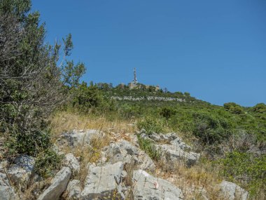 Büyük tv Radyo antena arasında castle hill duran üstüne Harabeleri.