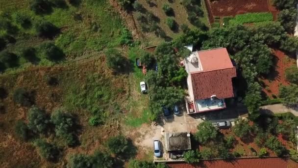 Aérea Volando Sobre Casa Apartamentos Verde Entorno Idílico Isla Pasman — Vídeos de Stock