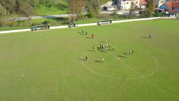 Lasko Slowenien 2018 Antenne Kinder Schütteln Sich Nach Fußballspiel Die — Stockvideo