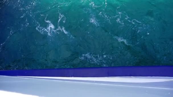 Wunderschönes Blaues Adriatisches Meer Das Unter Der Seite Der Fahrenden — Stockvideo