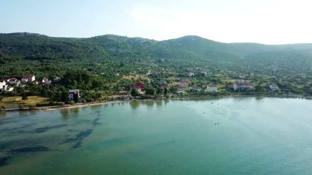 Aerea Volare Sulla Bellissima Spiaggia Del Villaggio Mrljane Sull Isola — Video Stock