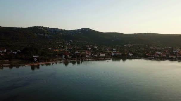 Aérea Vuelo Nocturno Frente Pueblo Mrljane Isla Pasman Croacia Filmado — Vídeos de Stock