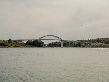 Ugljan iki arasında köprü Adaları ve Hırvatistan'daki Pasman Zdrelac denir