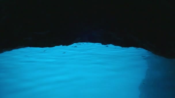 Incroyable Belle Eau Mer Cristal Bleu Intérieur Grotte Bleue Sur — Video