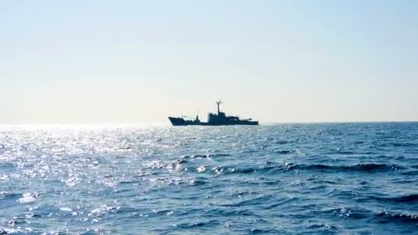 Barco Militar Mar Adriático Atardecer Disparado Desde Velero Filmado Desde — Vídeo de stock